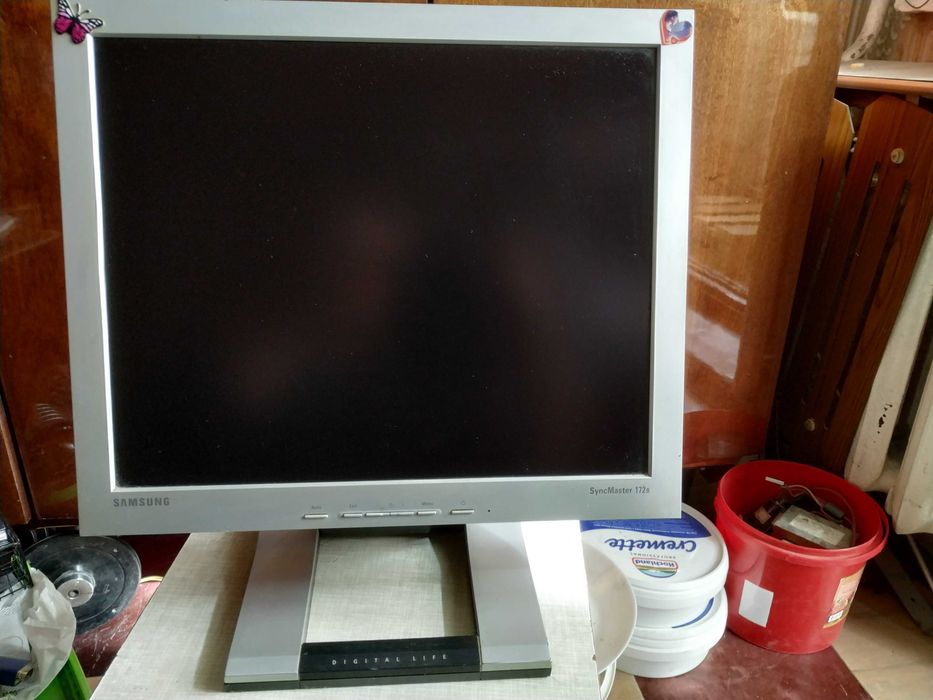 Монитор Samsung SyncMaster 172B