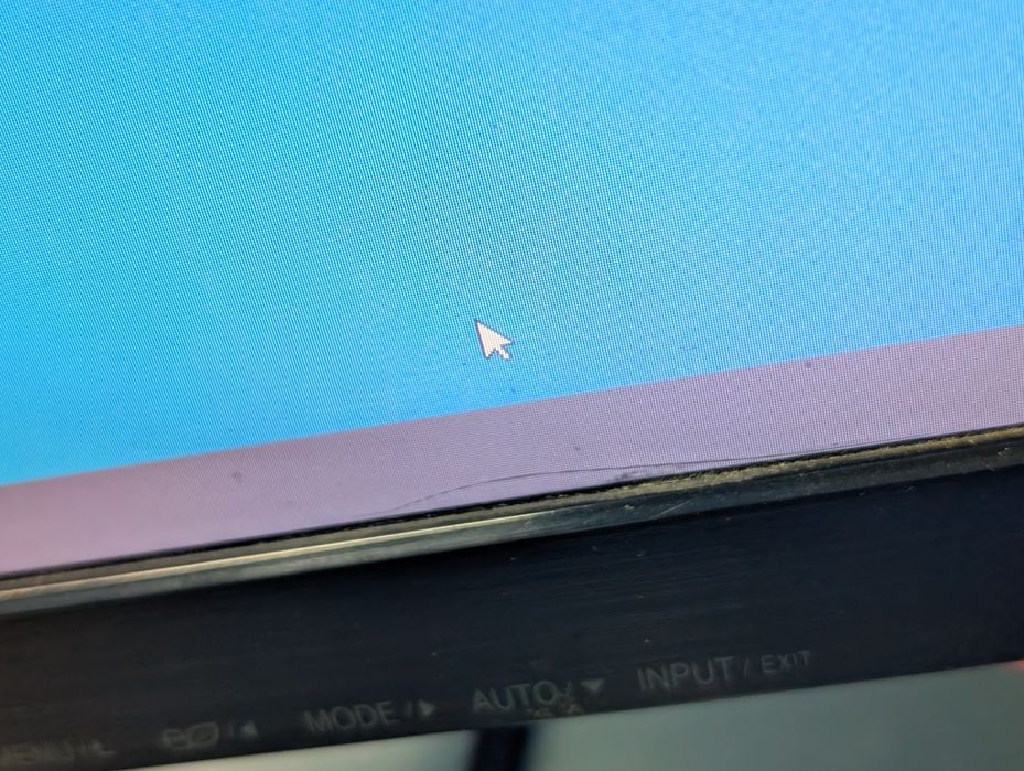 Монитор LG; 22 дюйма ; FullHD HD ; E2242