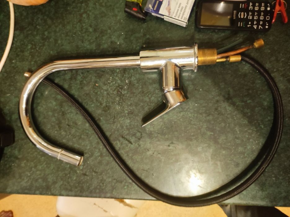 Смеситель для кухни с выдвижным изливом RJ RAINBOW RBZ888-8MN, хром