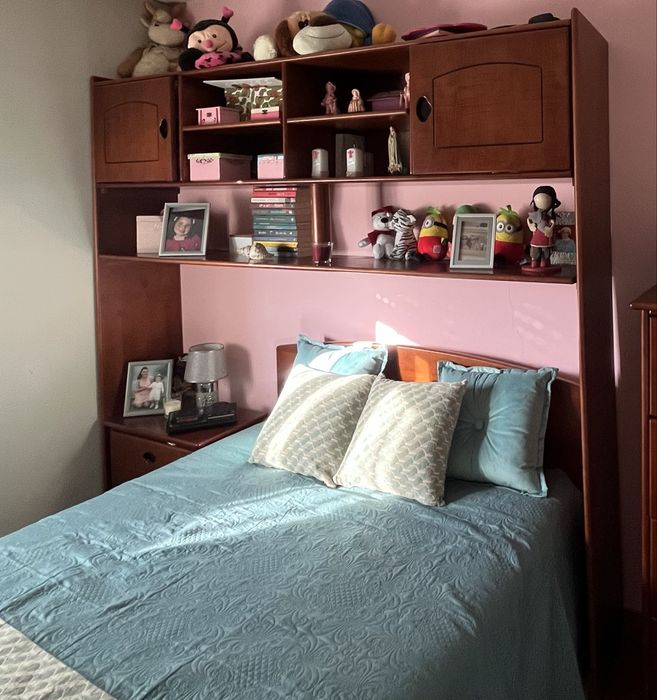 Secretária de Quarto e Móvel de Parede