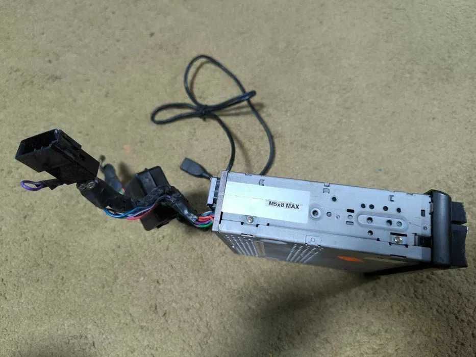 Автомагнитола Clarion VRX575USB