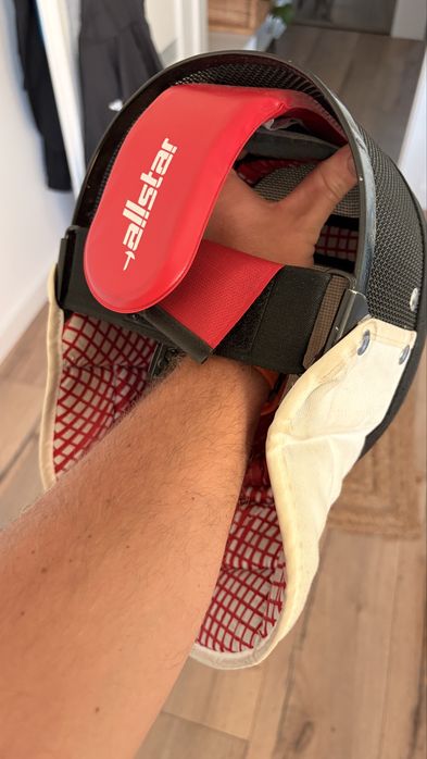 Kask do szermierki