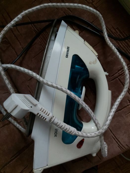 Продам утюг "SEMANS".