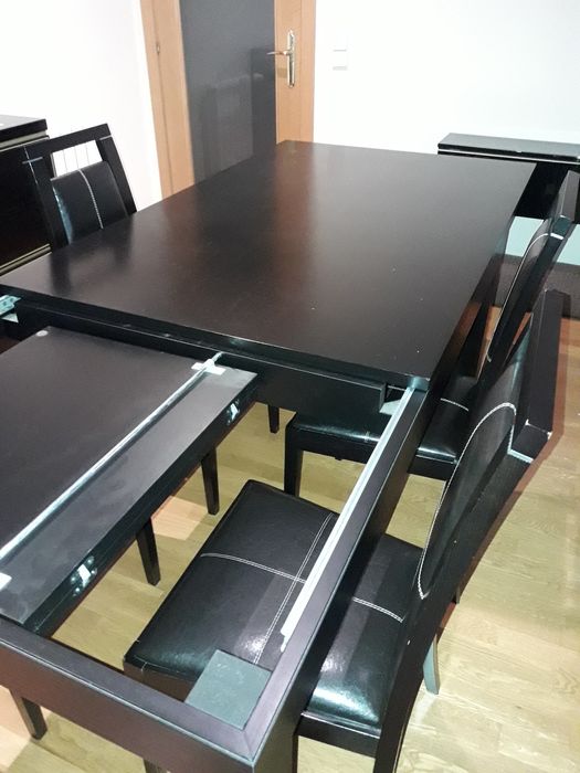 Mesa sala de jantar extensivel e 4 cadeiras preto wengue