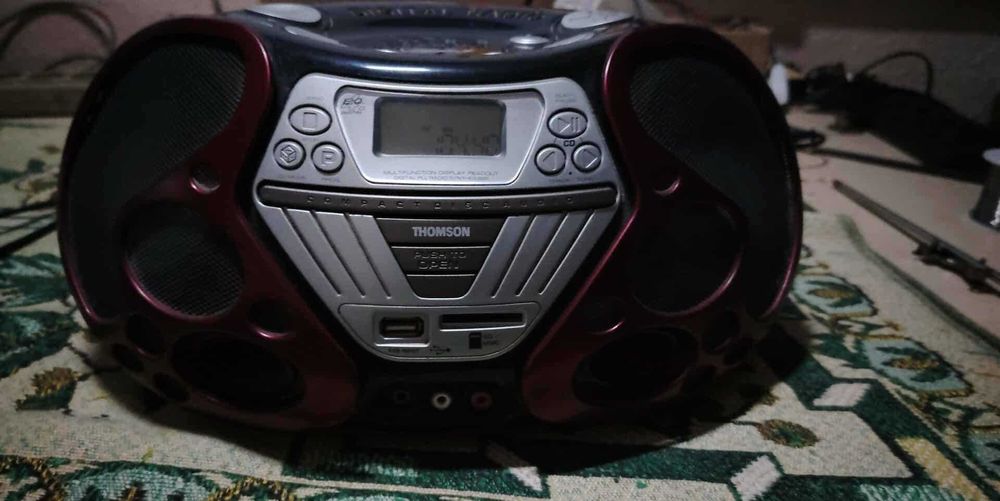 Продам музичний центр Thomson TM9670.