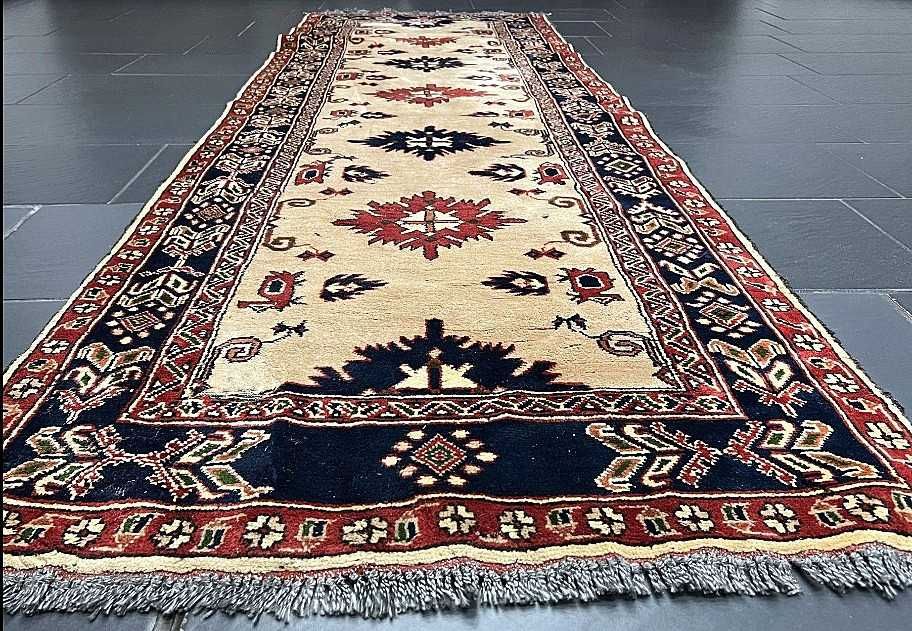 Tapete/Passadeira Oriental ZIEGLER, original do Paquistão, elaborado em lã sobre algodão, dimensões de 273cm x 86 cm