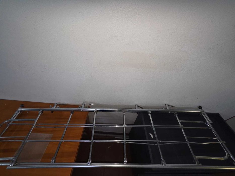 Cama articulada hospitalar/geriátrica com grades
