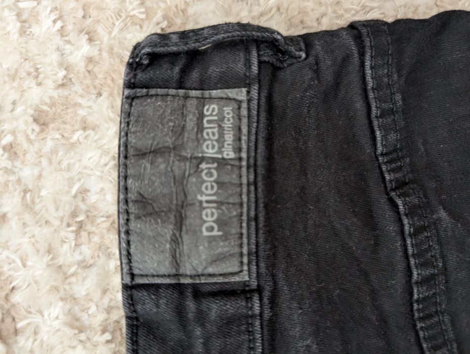 Gina tricot Perfect jeans spodeki czarne krótkie kolarki jeansowes 36