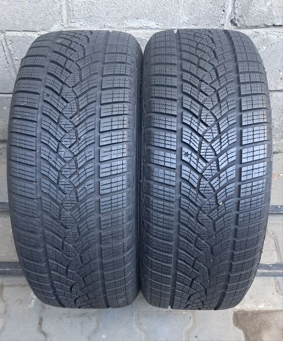225/50R17 98H Goodyear ultraGrip Performance Gen1