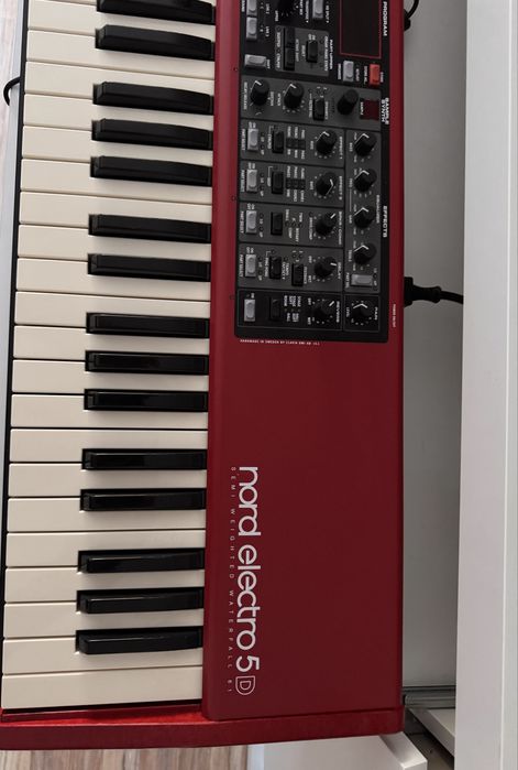 Nord Electro 5D 61   Super stan,