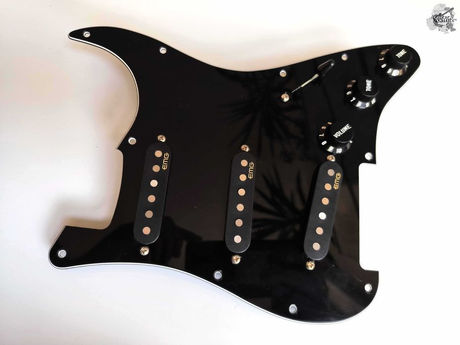 EMG ST-65 Passive Prewired Stratocaster Pickguard Set, Black пікгард