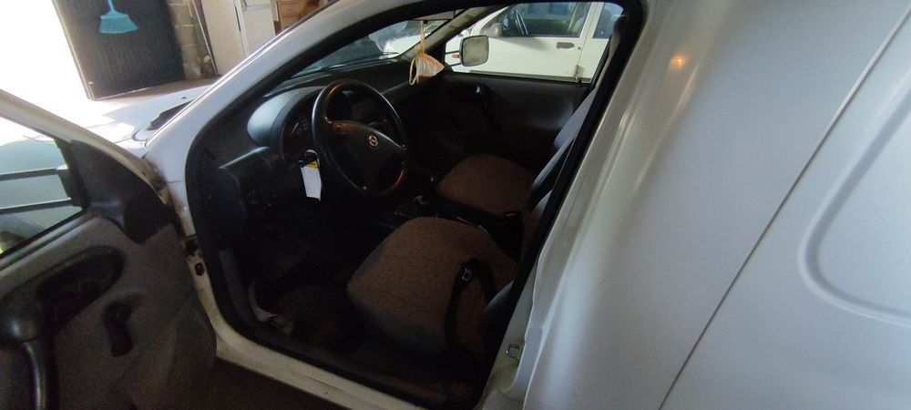 Opel combo com isolamento