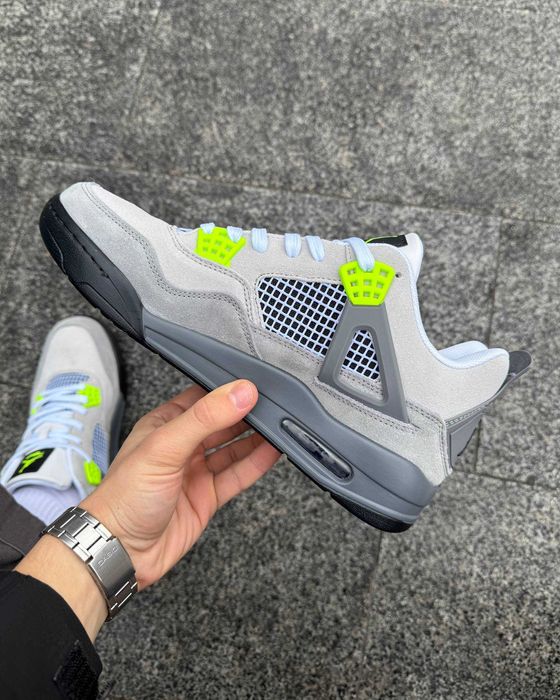 Кросівки Air Jordan Retro 4 Neon | нові | 41–46 |