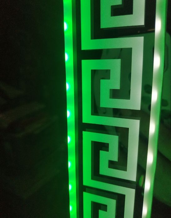 Дзеркало велике  з ледь підсвіткою