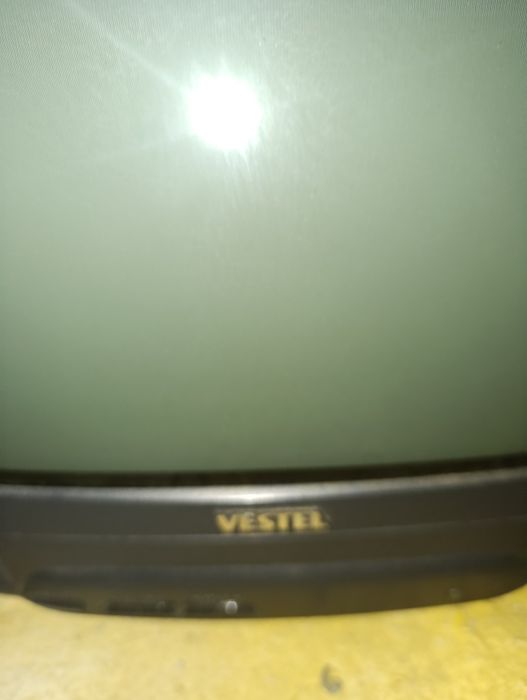 Vendo tv vestel 35cm usada