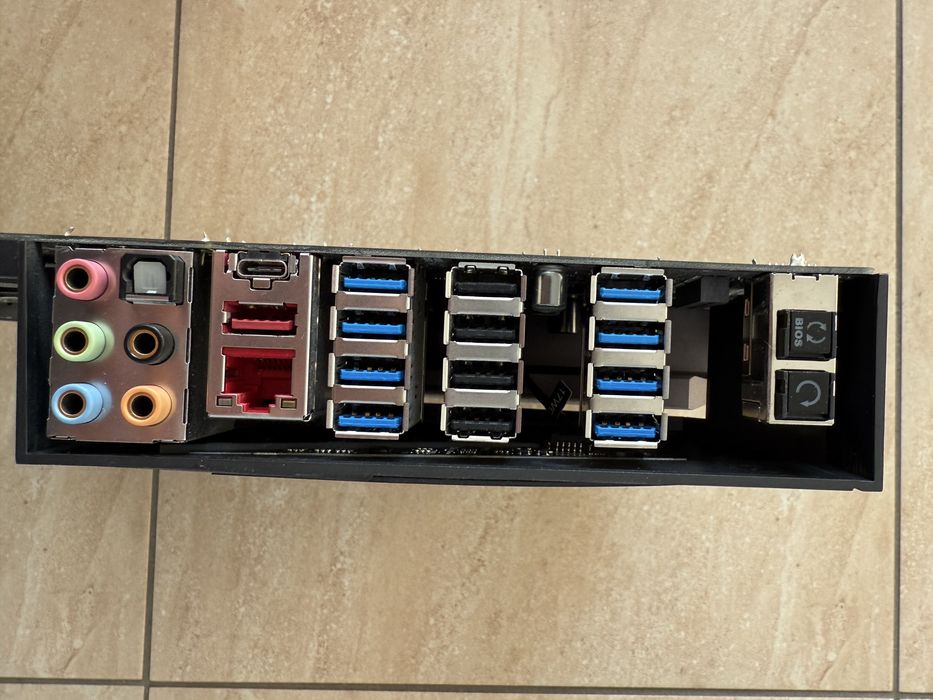 Маьеринская плата Asus Crosshair vI (6) hero