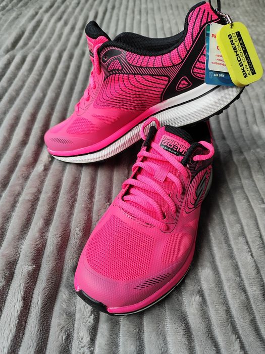 Кроси  Skechers go run