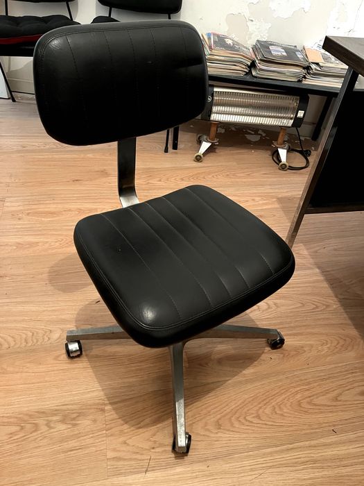 Conjunto secretária + Cadeira Handy