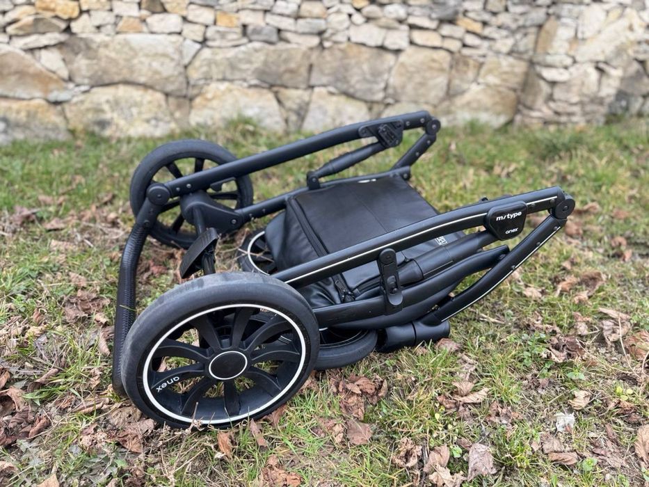 Продається коляска Anex m/type 3 в 1