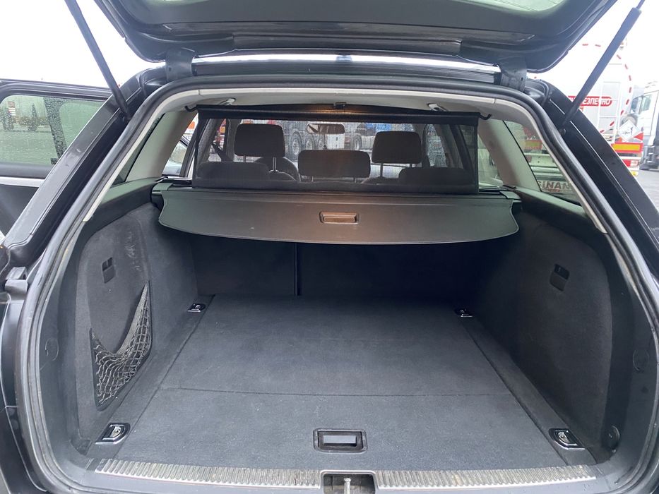 Дуже гарний стан.Колір Сірий.