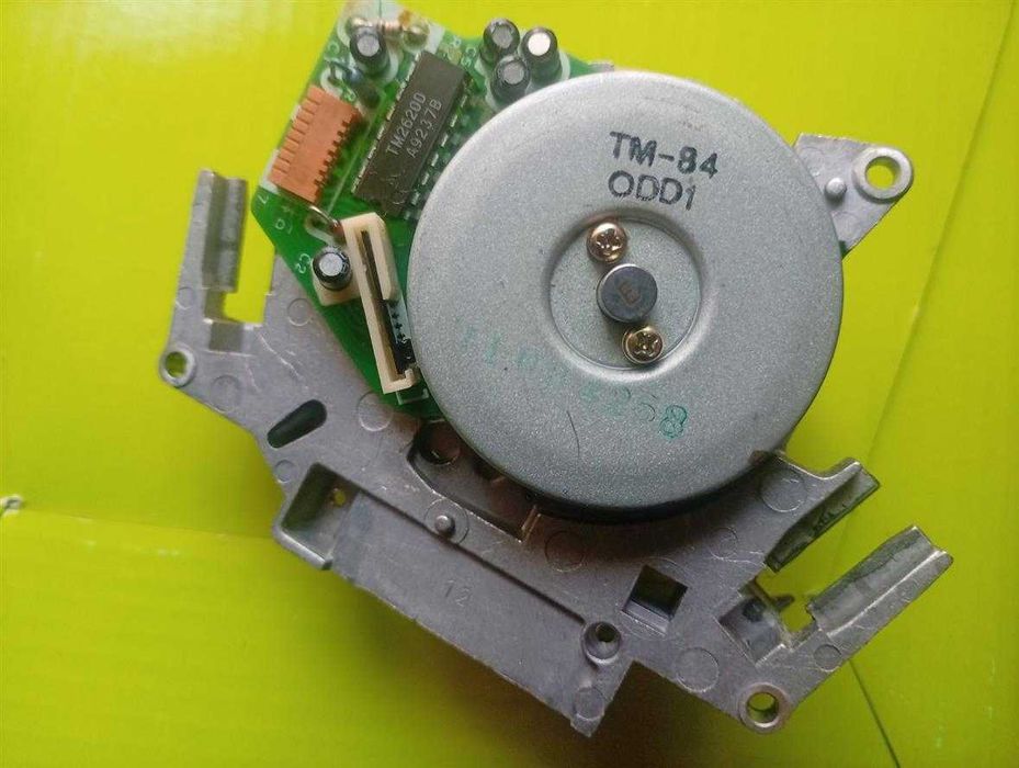 Видеоголовка на японских подшипниках от видеомагнитофона Akai