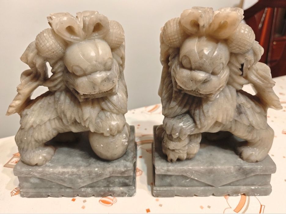 Par de Leões Guardiões Chineses (Cães de Fu) em Pedra-Sabão - Anos 70/80