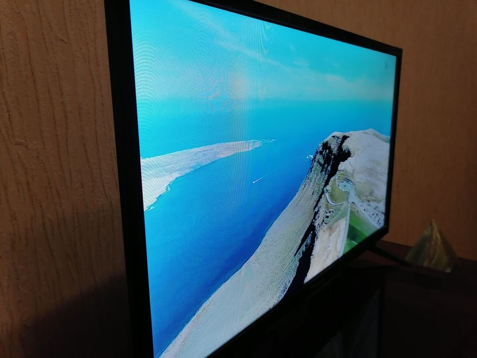 Жк телевизор PANASONIC 24"