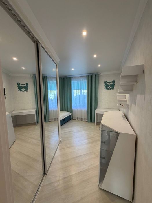 Продається простора квартира — 87 м²