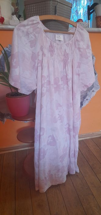 Koszula nocna z różowym wzorem 46