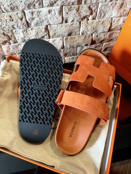 Шльопанці Hermes — топова модель