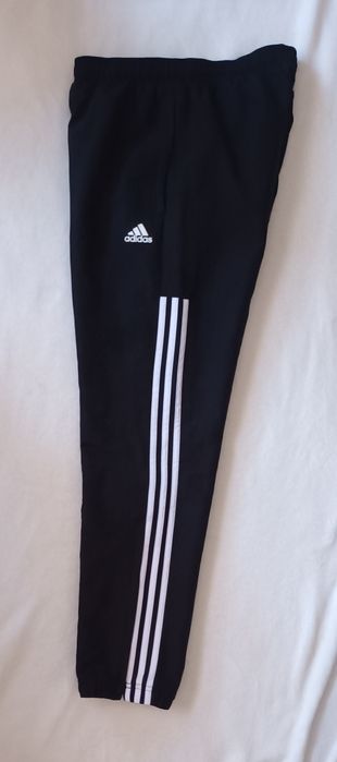 Czarne spodnie dresowe Adidas
