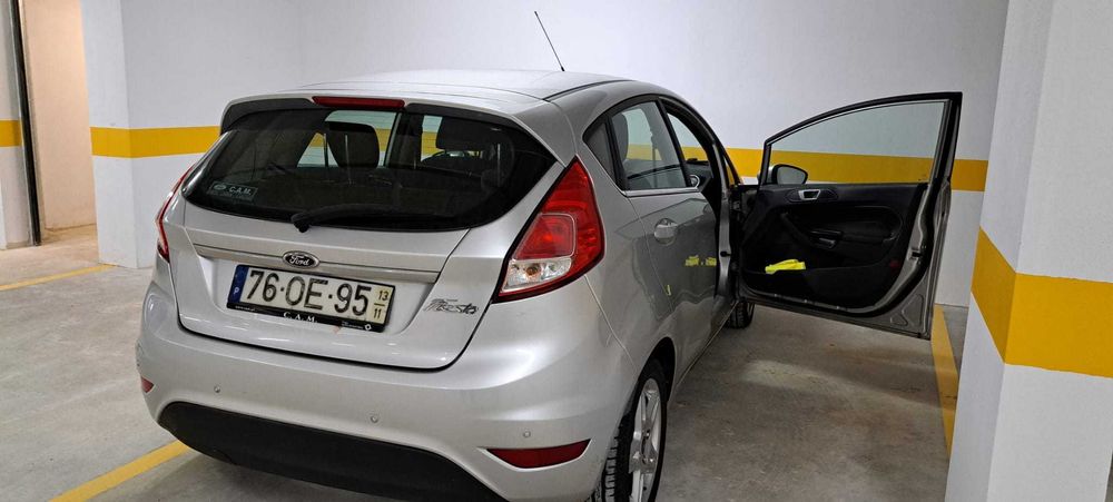 Vendo Carro Ford Fiesta de Nov 2013