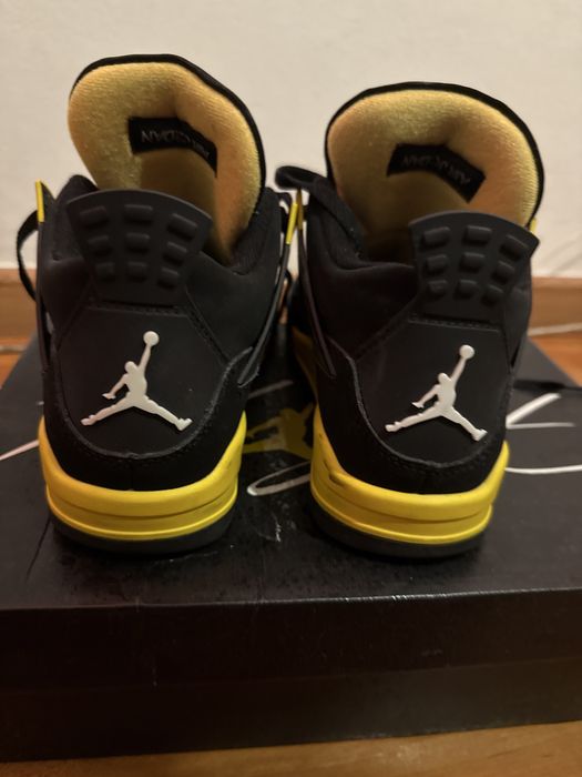 Air Jordan 4 Retro