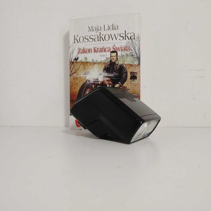 Minolta Program 3200i – klasyczna lampa błyskowa do aparatów Minolta AF