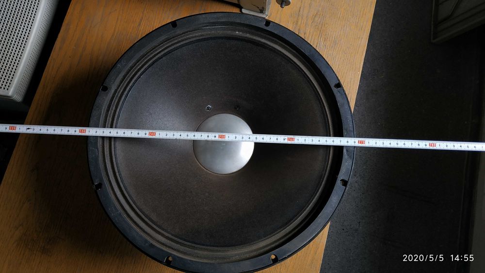 Динамики мощные TESLA 150 Вт-300 Вт 8 ом\вес 9.5кг \диаметр почти 40см