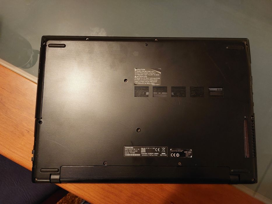 Portátil Toshiba a funcionar (incluiu carregador)