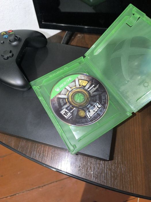 Диск Fallout 4 для линейки консолей Xbox one