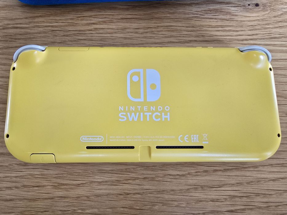 Nintendo switch lite z grą