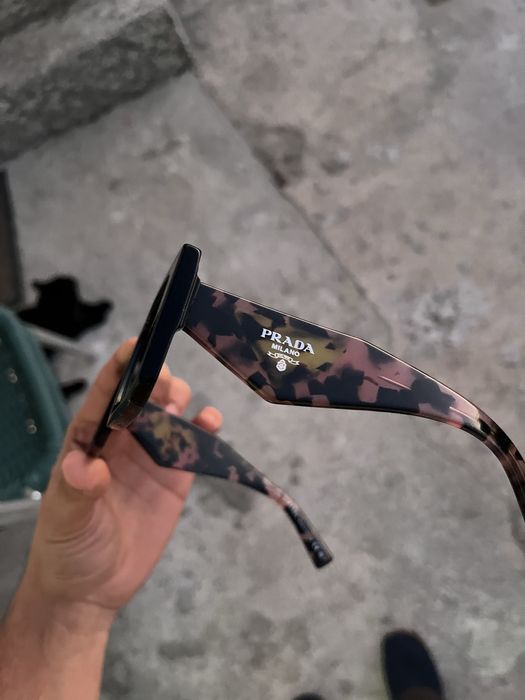 Oculos prada em bom estado
