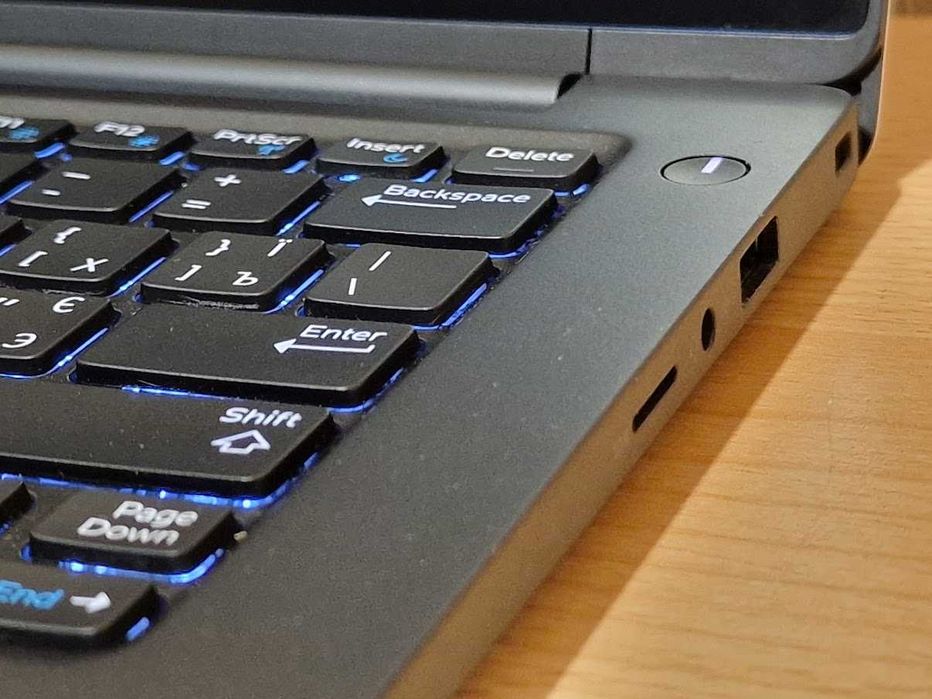 Сенсорний сучасний ноутбук Dell Latitude 7370 Intel Core m7-6Y75 RAM 8Gb SSD 128Gb IPS (3200x1800) 4K Touch Батарея 12годин (0% зносу) Ідеальний стан