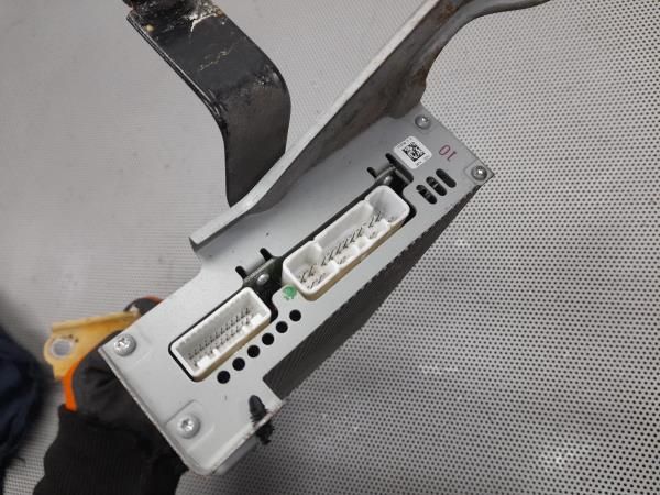 Amplificador de colunas TOYOTA Prius Hatchback (_W2_)