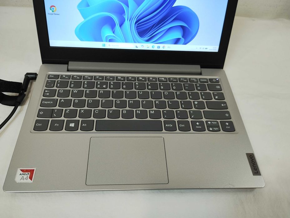 Laptop LENOVO Ideapad SLIM 1-11AST-05 /2,2GHz /DDR4 /WINDOWS 11
