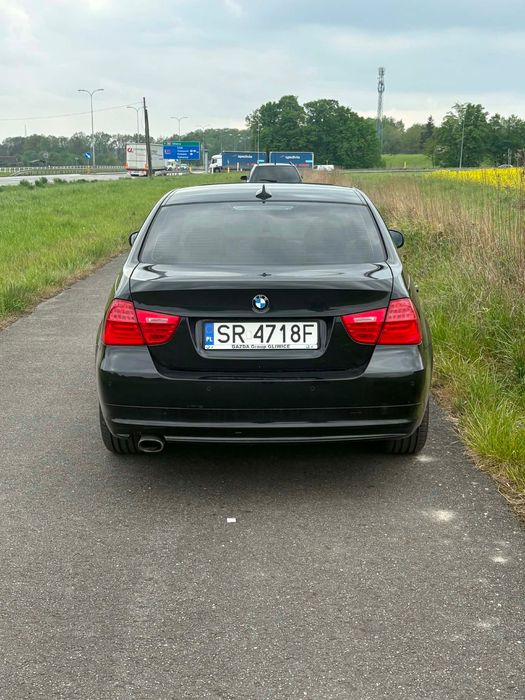 BMW E90 320D 2010r