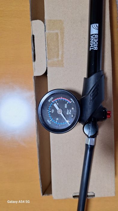 Bomba com medidor pressão