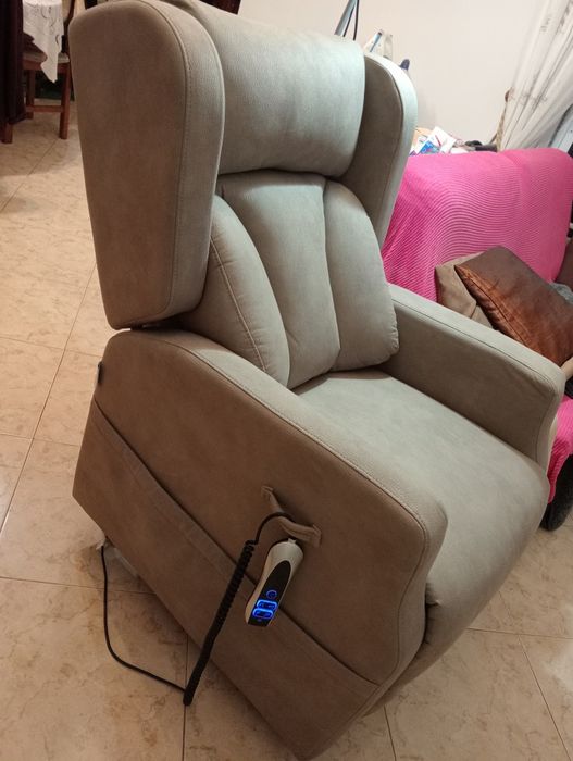 0: Cadeirão articulado automático (como novo)