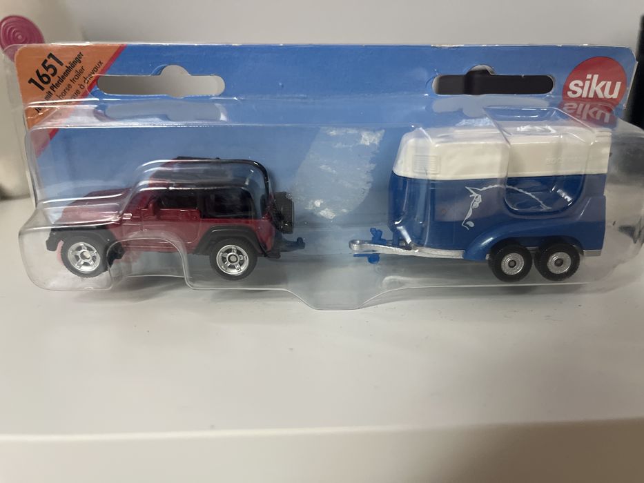 Jeep z koniem siku 1651