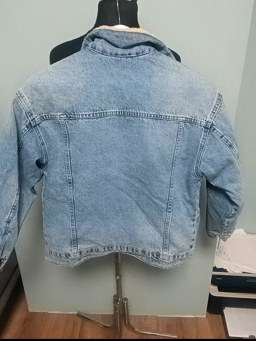 Zara jeansowa kurtka na kożuszku 152
