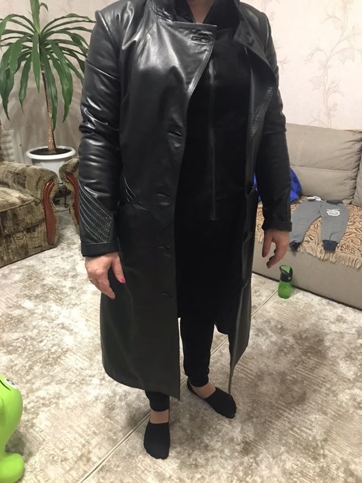 Продам шкіряний плащ