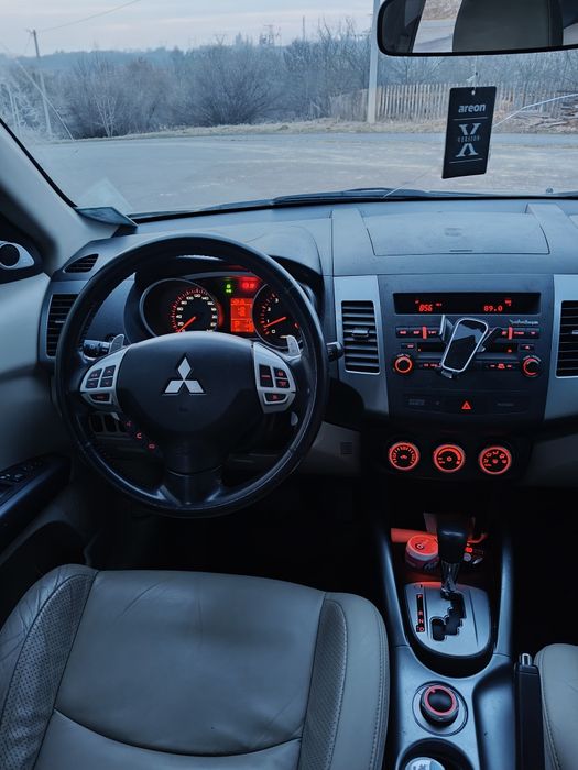 Продам Mitsubishi outlander xl 2.4бензин