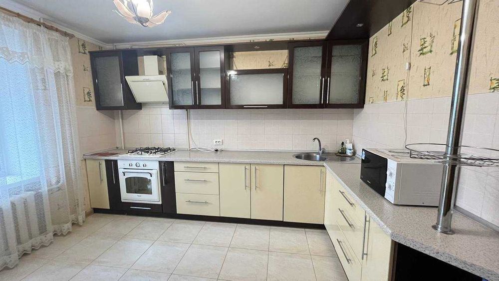 Продам 2 к квартиру на вул.Олега Антонова 6337